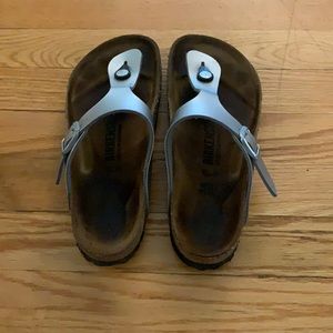 Girls silver Birkenstock’s